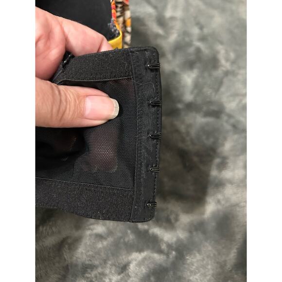 Cacique Bra beautiful colors leopard floral print with lace, Size 42DDD - Picture 8 of 8